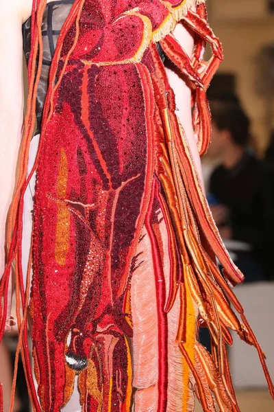 Look 50